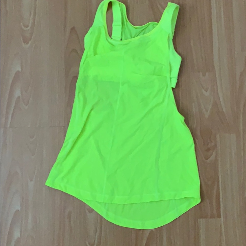 Lululemon workout shirt with a build in bra